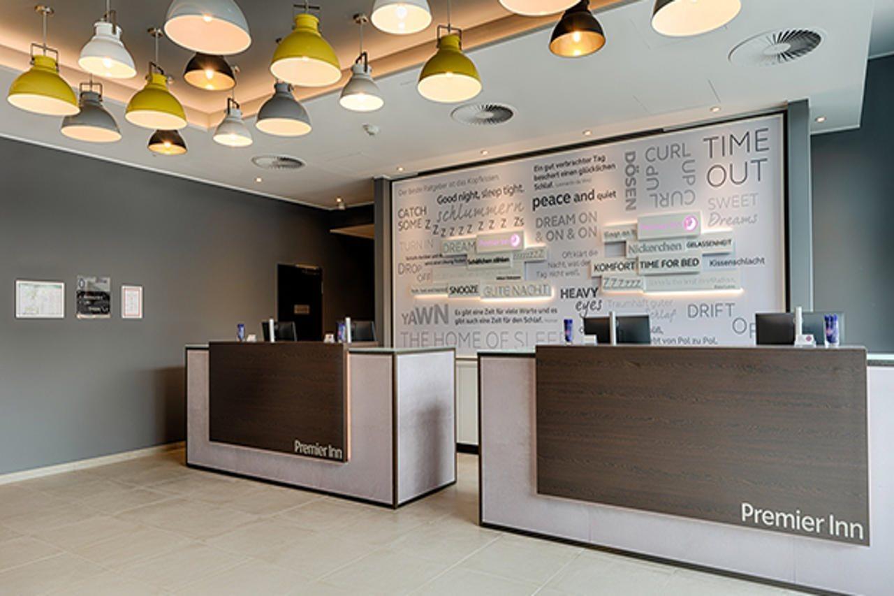 Premier Inn Hamburg City Klostertor Εξωτερικό φωτογραφία